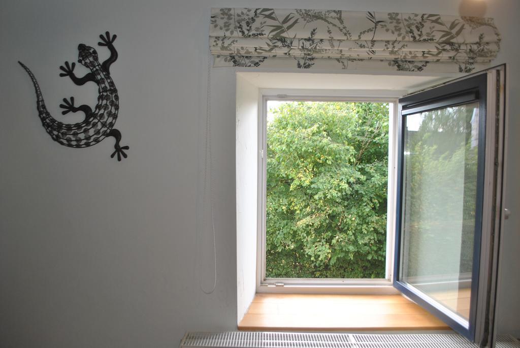 Celinie'S Guest House Gerin Exterior foto